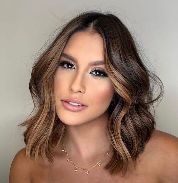 Glam Wavy Mid-Length Haircut